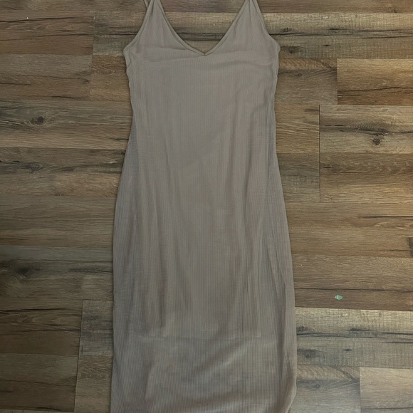 Forever 21 Dresses & Skirts - Forever 21 Taupe Midi Dress